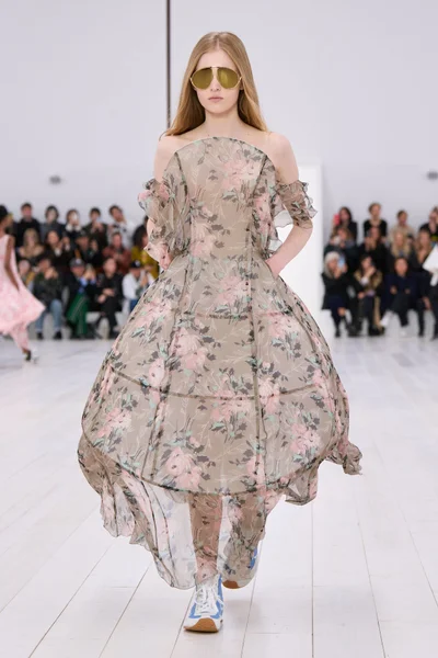 Look 15